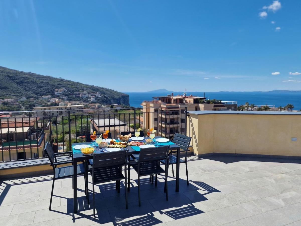 Apartamento Savarese Luxury Palace Vico Equense Exterior foto