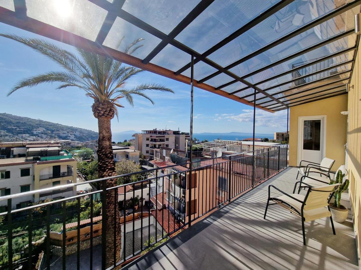 Apartamento Savarese Luxury Palace Vico Equense Exterior foto