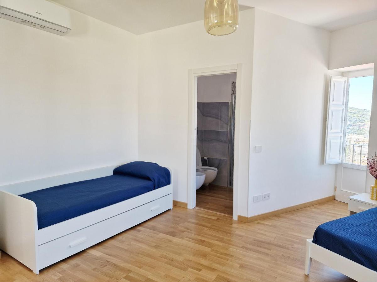Apartamento Savarese Luxury Palace Vico Equense Exterior foto