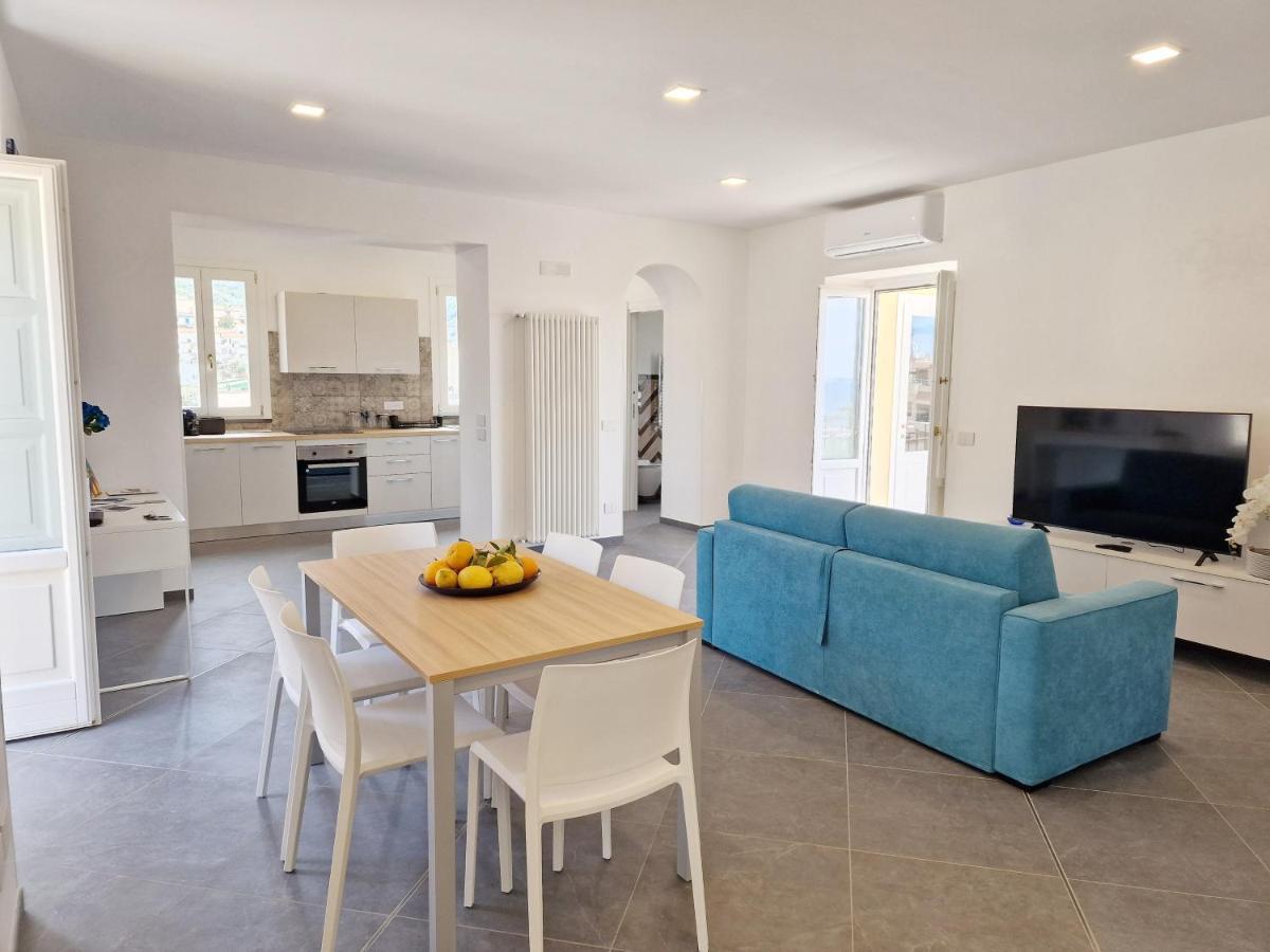 Apartamento Savarese Luxury Palace Vico Equense Exterior foto