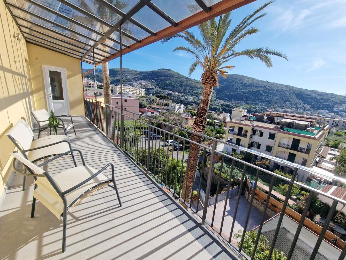 Apartamento Savarese Luxury Palace Vico Equense Exterior foto